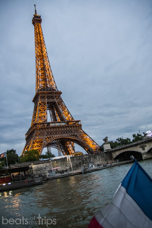 Bateau Mouche Rio Sena Torre Eiffel Bateaux-Mouches crucero escapada romática Paris turismo