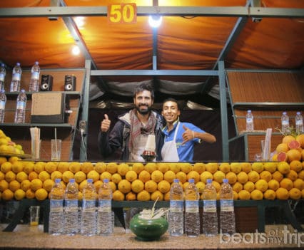 Que ver Marrakech comer Plaza Jamaa el Fna zumo naranja viaje Marruecos