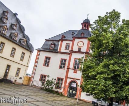 Viaje Coblenza que ver Florinsmarkt Old Kauf und Danzhaus Bürresheimer Hof turismo Alemania Koblenz barco río Rin desembocadura Mosela crucero