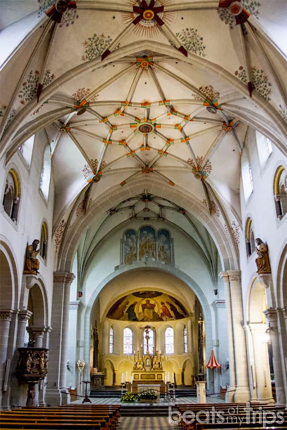 Viaje Coblenza que ver interior Basilica San Castor Koblenz río Rin desembocadura Mosela Alemania