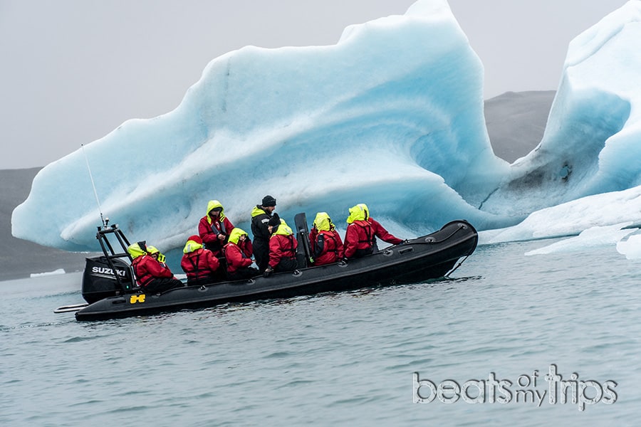 Excursion zodiac jokulsarlon laguna glaciar icebergs Breiðamerkurjökull Parque Nacional Vatnajokull que ver Islandia imprescindibles guia Islandia Iceland