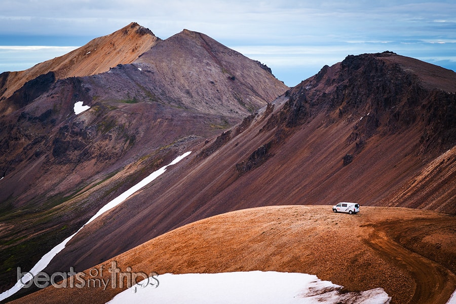 camper Islandia montañas riolita qué ver en Islandia